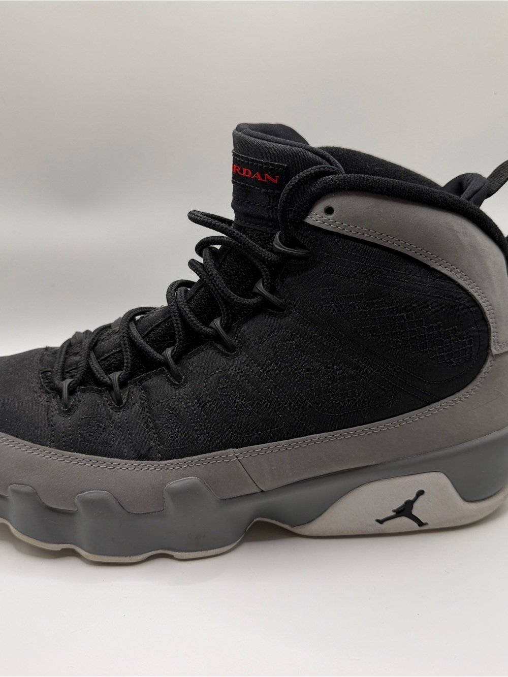 Air Jordan Men’s Mid-Top Basketball Shoes - Black/Grey